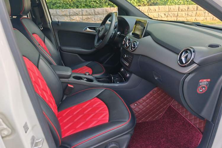 Used Mercedes-Benz B-Class 2016 B 180 Right Front Seat
