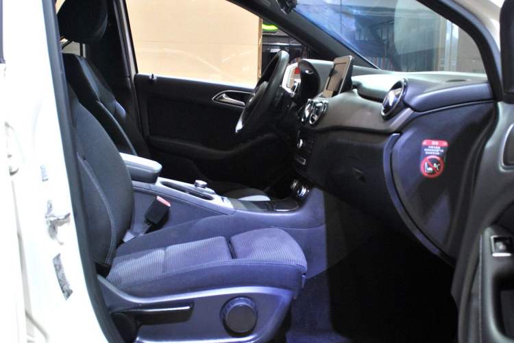 Used Mercedes-Benz B-Class 2016 B 180 Right Front Seat