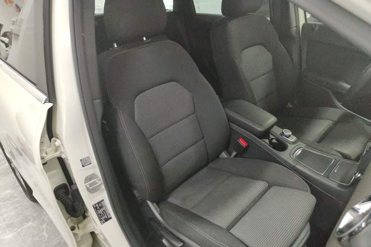 Used Mercedes-Benz B-Class 2016 B 180 Right Front Seat