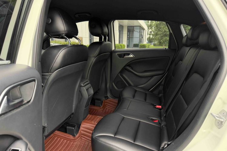 Used Mercedes-Benz B-Class 2016 B 180 Right Front Seat