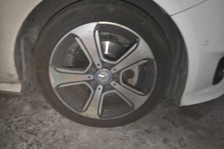 Used Mercedes-Benz B-Class 2016 B 200 Exclusive Edition Right Front Wheel Hub