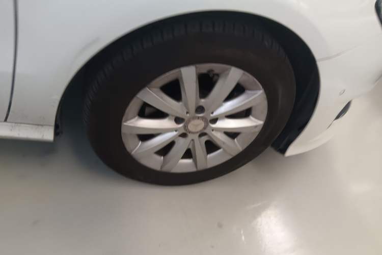 Used Mercedes-Benz B-Class 2016 B 180 Right Front Wheel Hub
