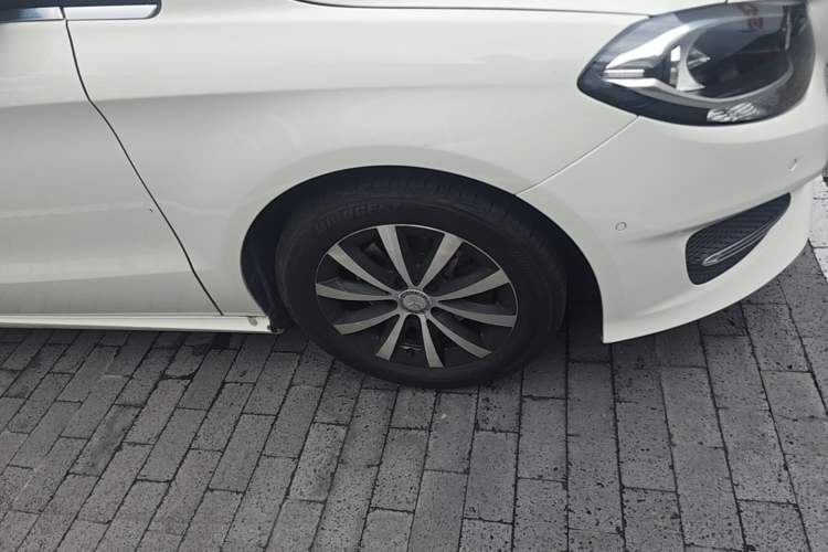 Used Mercedes-Benz B-Class 2016 B 180 Right Front Wheel Hub