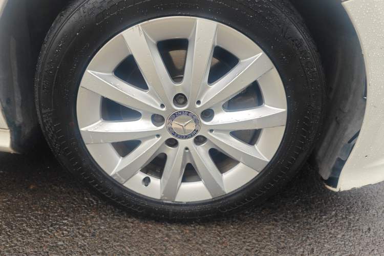Used Mercedes-Benz B-Class 2016 B 180 Right Front Wheel Hub