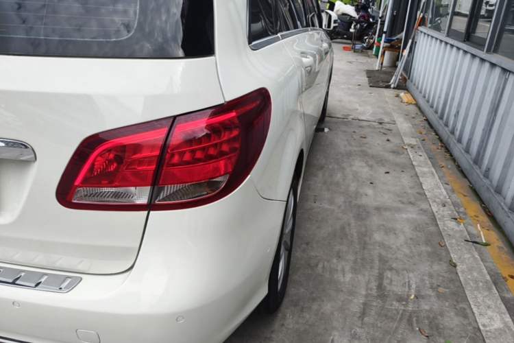 Used Mercedes-Benz B-Class 2016 B 180 Right Rear Taillight