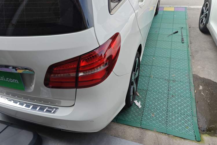 Used Mercedes-Benz B-Class 2016 B 200 Exclusive Edition Right Rear Taillight