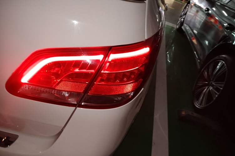 Used Mercedes-Benz B-Class 2016 B 180 Right Rear Taillight