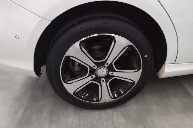 Used Mercedes-Benz B-Class 2016 B 200 Exclusive Edition Right Rear Wheel Hub