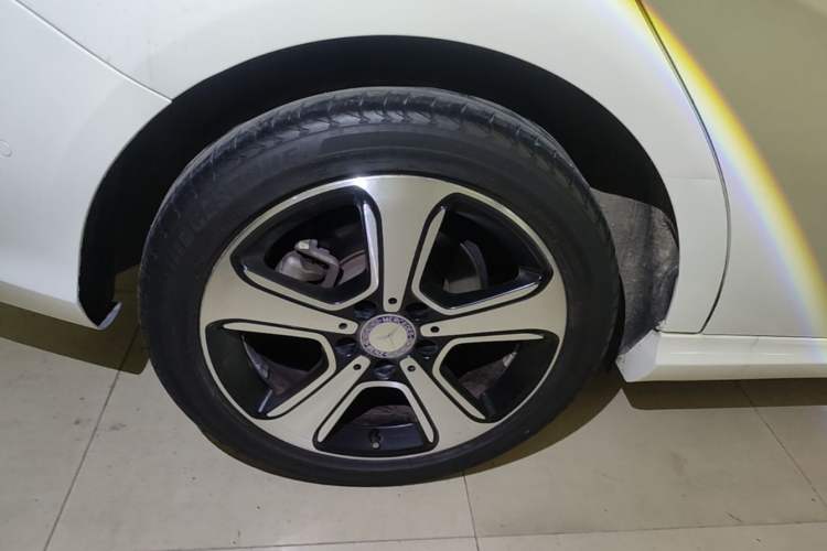Used Mercedes-Benz B-Class 2016 B 200 Exclusive Edition Right Rear Wheel Hub
