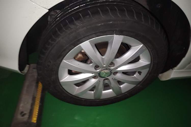 Used Mercedes-Benz B-Class 2016 B 180 Right Rear Wheel Hub