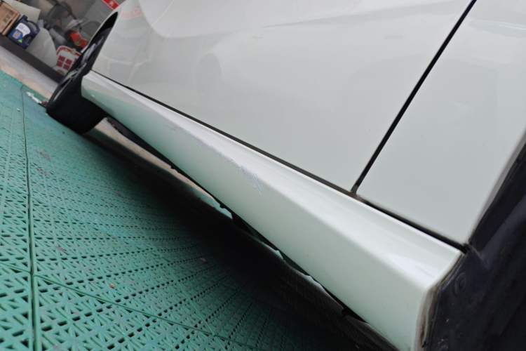 Used Mercedes-Benz B-Class 2016 B 200 Exclusive Edition Right Side Sill