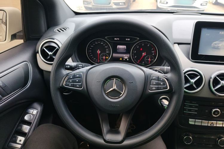Used Mercedes-Benz B-Class 2016 B 180 Steering Wheel