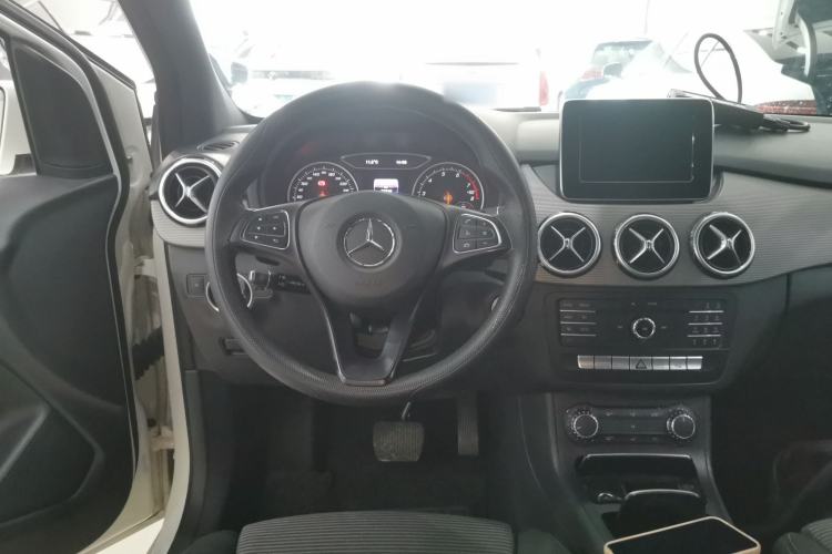 Used Mercedes-Benz B-Class 2016 B 180 Steering Wheel
