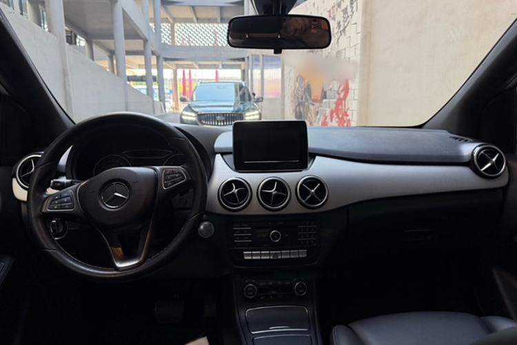 Used Mercedes-Benz B-Class 2016 B 200 Exclusive Edition Steering Wheel