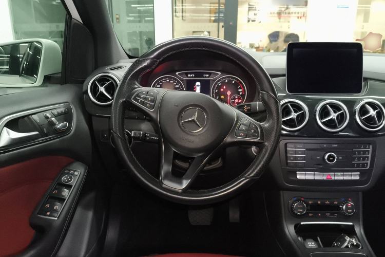Used Mercedes-Benz B-Class 2016 B 200 Exclusive Edition Steering Wheel