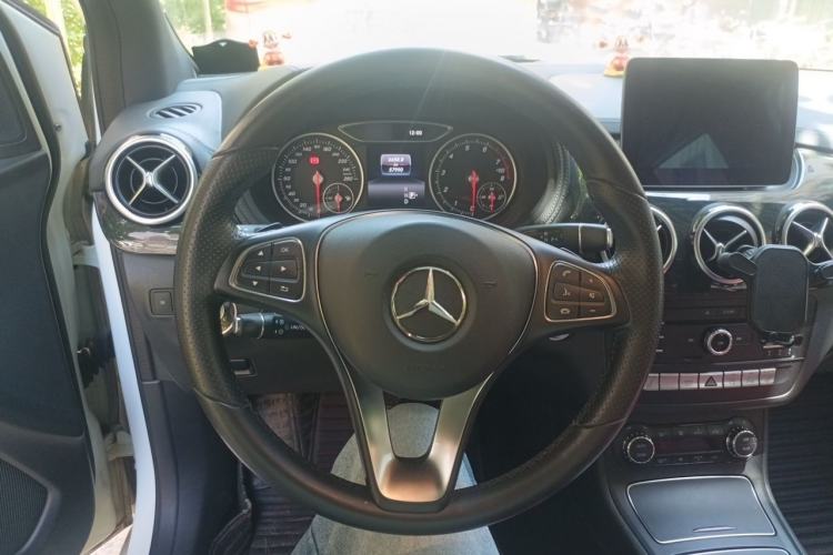 Used Mercedes-Benz B-Class 2016 B 200 Exclusive Edition Steering Wheel