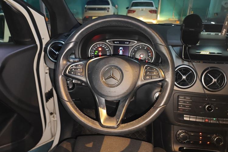Used Mercedes-Benz B-Class 2016 B 180 Steering Wheel