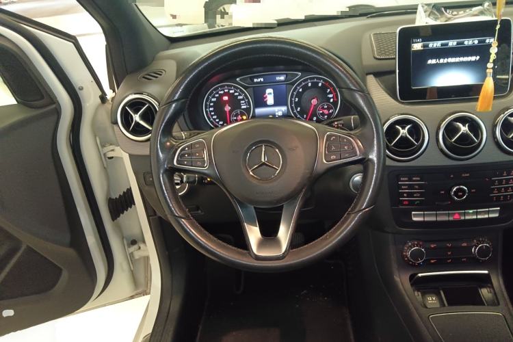 Used Mercedes-Benz B-Class 2016 B 180 Steering Wheel