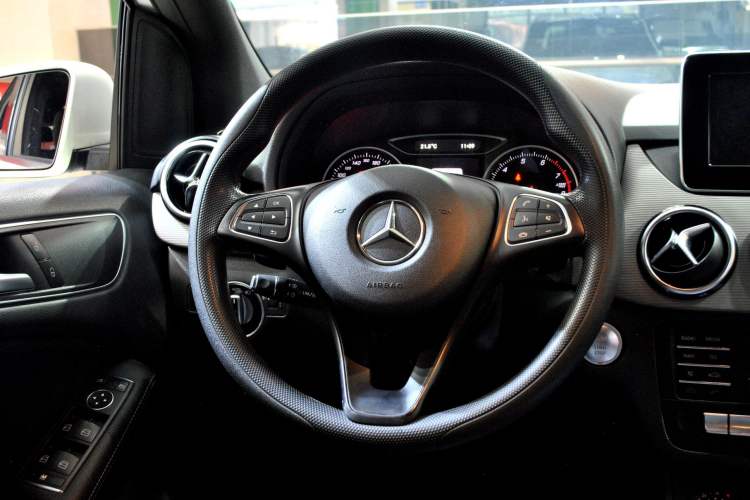 Used Mercedes-Benz B-Class 2016 B 180 Steering Wheel