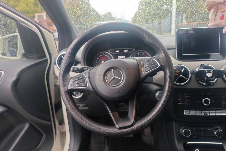 Used Mercedes-Benz B-Class 2016 B 180 Steering Wheel