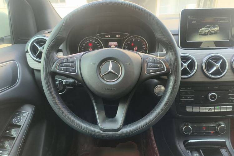 Used Mercedes-Benz B-Class 2016 B 180 Steering Wheel