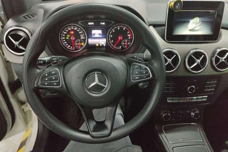 Used Mercedes-Benz B-Class 2016 B 180 Steering Wheel