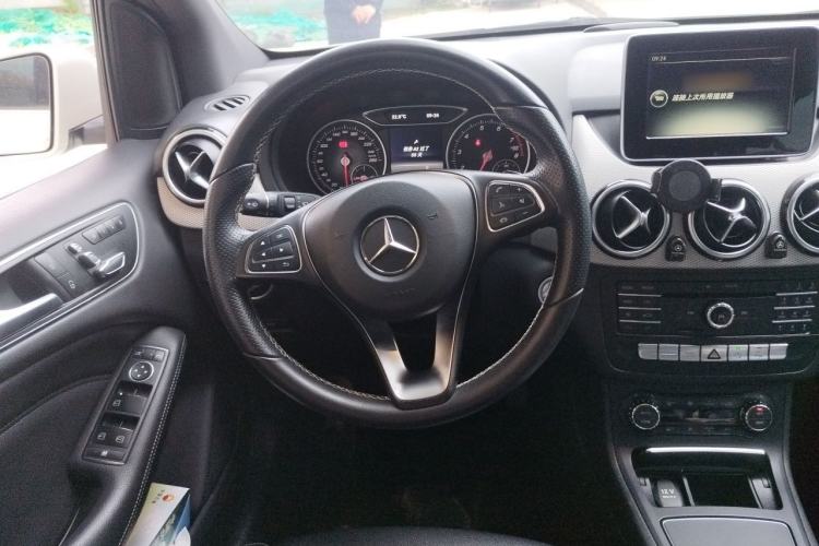 Used Mercedes-Benz B-Class 2016 B 200 Exclusive Edition Steering Wheel