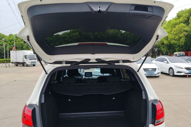 Used Mercedes-Benz B-Class 2016 B 180 Trunk