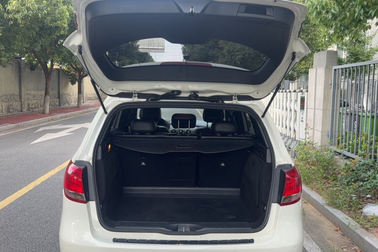 Used Mercedes-Benz B-Class 2016 B 180 Trunk