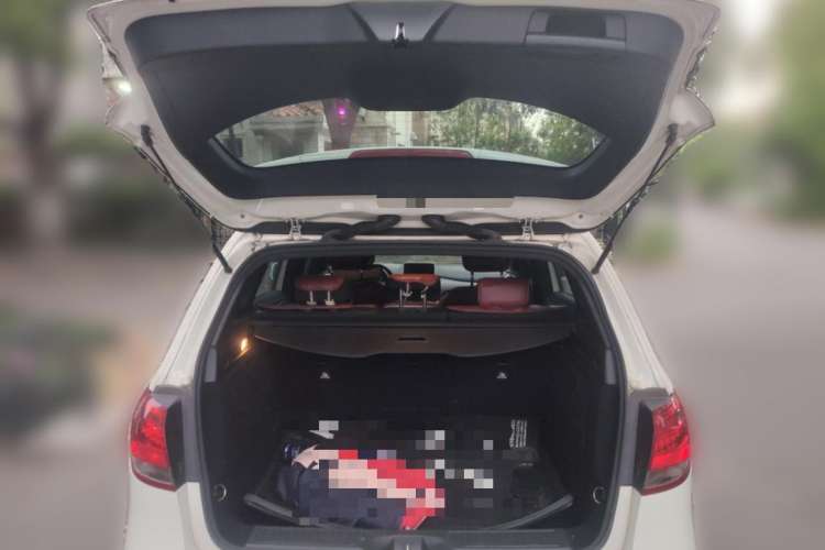 Used Mercedes-Benz B-Class 2016 B 180 Trunk