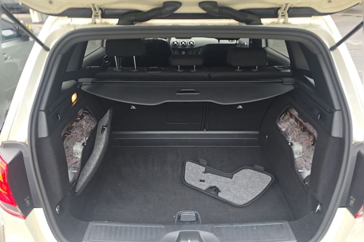 Used Mercedes-Benz B-Class 2016 B 180 Trunk