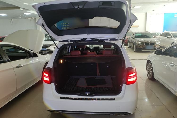 Used Mercedes-Benz B-Class 2016 B 200 Exclusive Edition Trunk