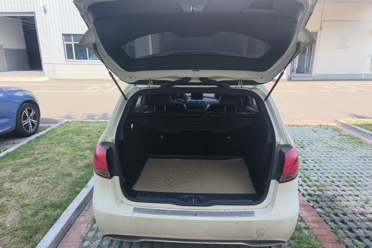 Used Mercedes-Benz B-Class 2016 B 180 Trunk