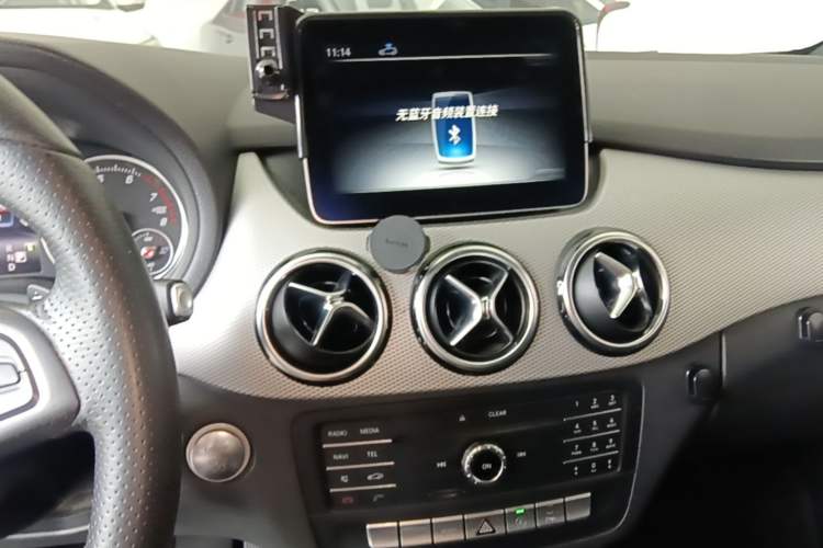 Used Mercedes-Benz B-Class 2017 B 200 Sport Edition Audio And AC Panel