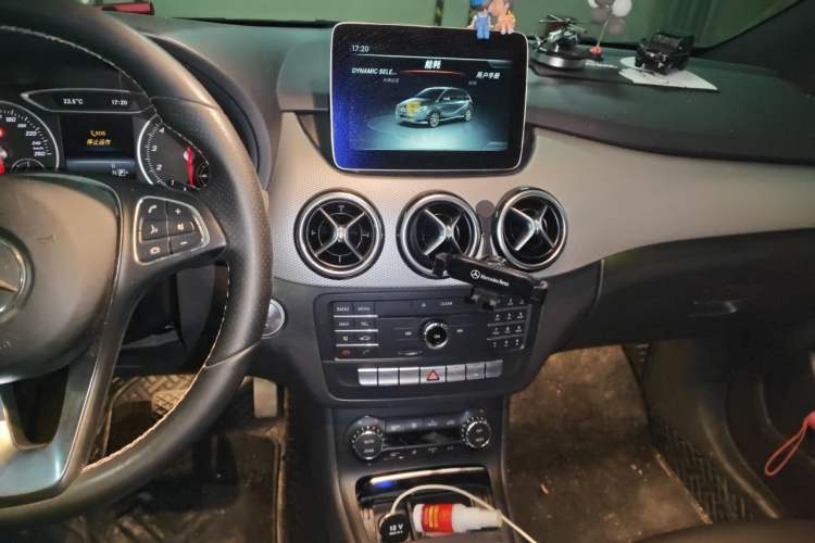 Used Mercedes-Benz B-Class 2017 B 200 Fashion Model Audio And AC Panel
