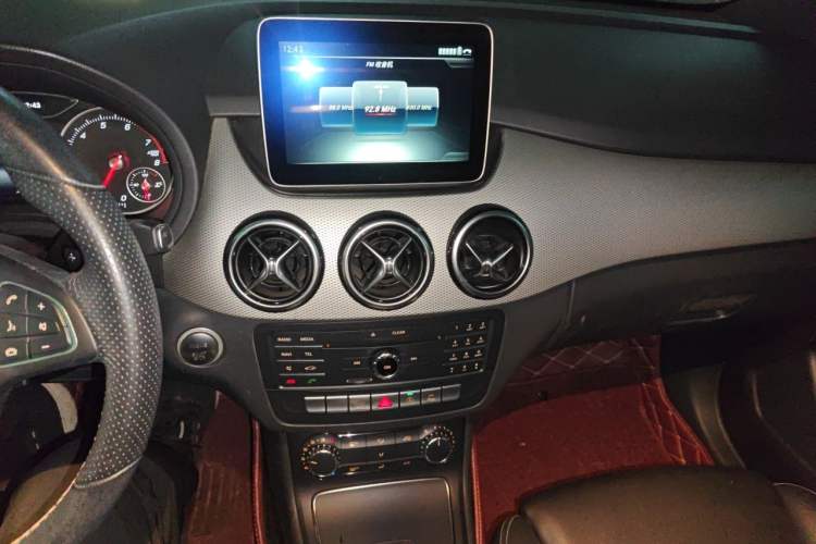 Used Mercedes-Benz B-Class 2017 B 200 Sport Edition Audio And AC Panel