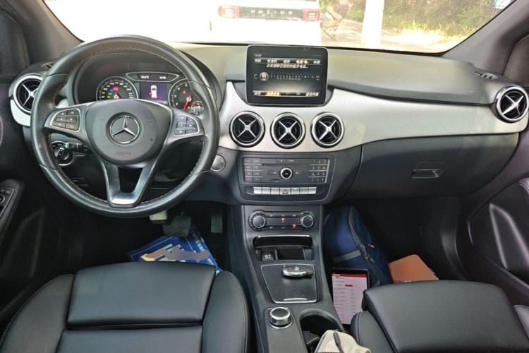 Used Mercedes-Benz B-Class 2017 B 200 Sport Edition Center Console