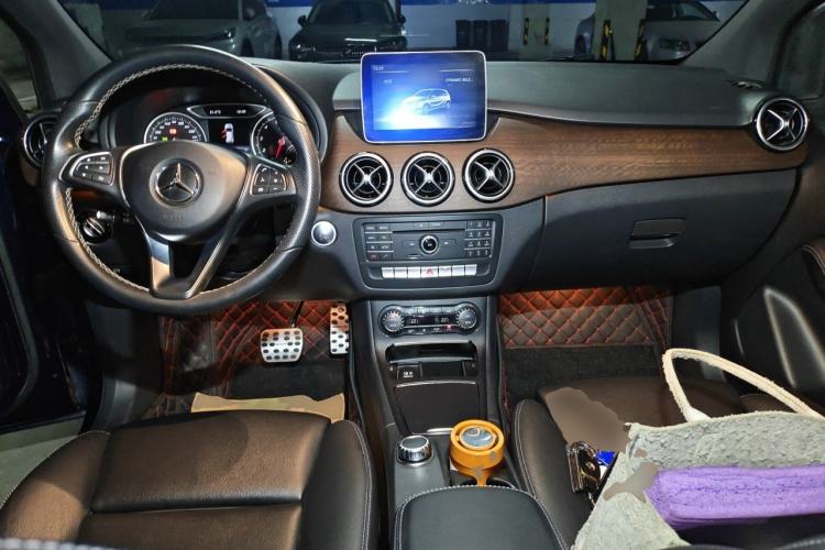 Used Mercedes-Benz B-Class 2017 B 200 Luxury Model Center Console