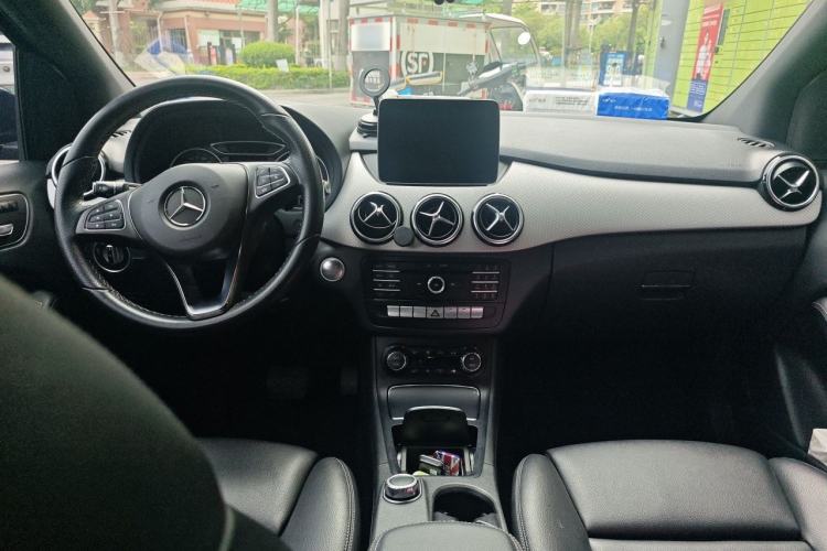 Used Mercedes-Benz B-Class 2017 B 200 Fashion Model Center Console