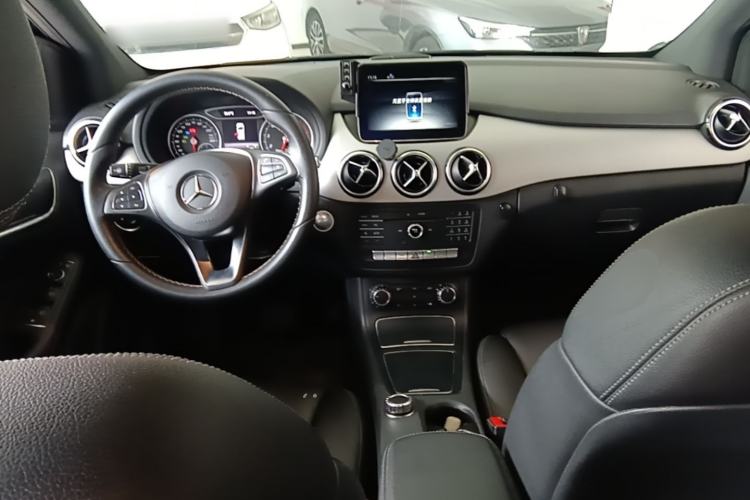 Used Mercedes-Benz B-Class 2017 B 200 Sport Edition Center Console