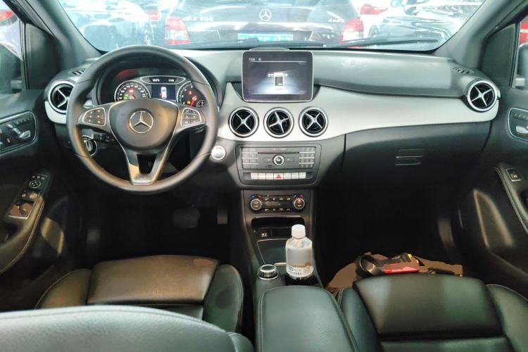 Used Mercedes-Benz B-Class 2017 B 200 Fashion Model Center Console