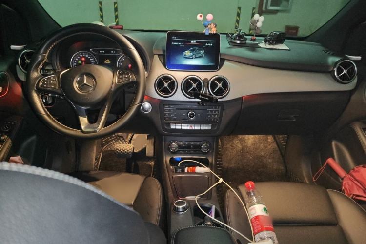 Used Mercedes-Benz B-Class 2017 B 200 Fashion Model Center Console