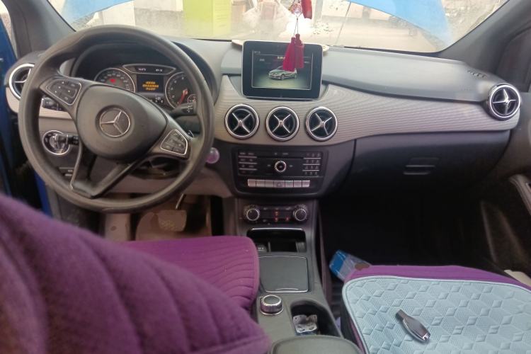 Used Mercedes-Benz B-Class 2017 B 180 Center Console