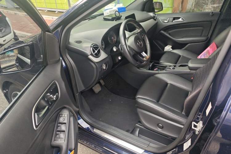 Used Mercedes-Benz B-Class 2017 B 200 Fashion Model Driver Seat