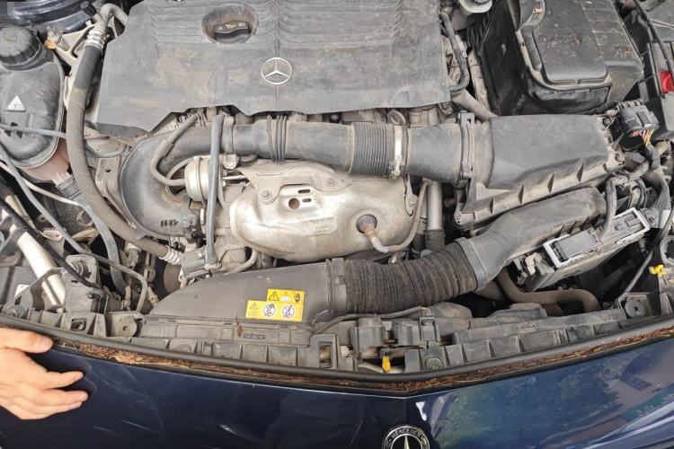 Used Mercedes-Benz B-Class 2017 B 200 Fashion Model Engine Bay