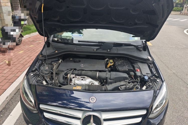 Used Mercedes-Benz B-Class 2017 B 200 Fashion Model Engine Bay