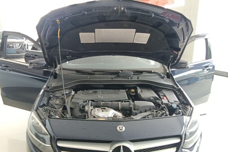 Used Mercedes-Benz B-Class 2017 B 200 Sport Edition Engine Bay