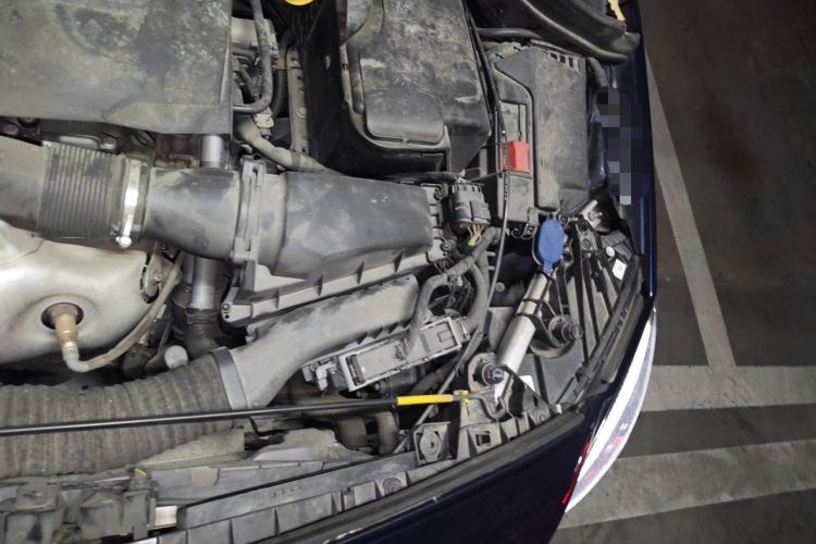 Used Mercedes-Benz B-Class 2017 B 200 Luxury Model Engine Bay Left