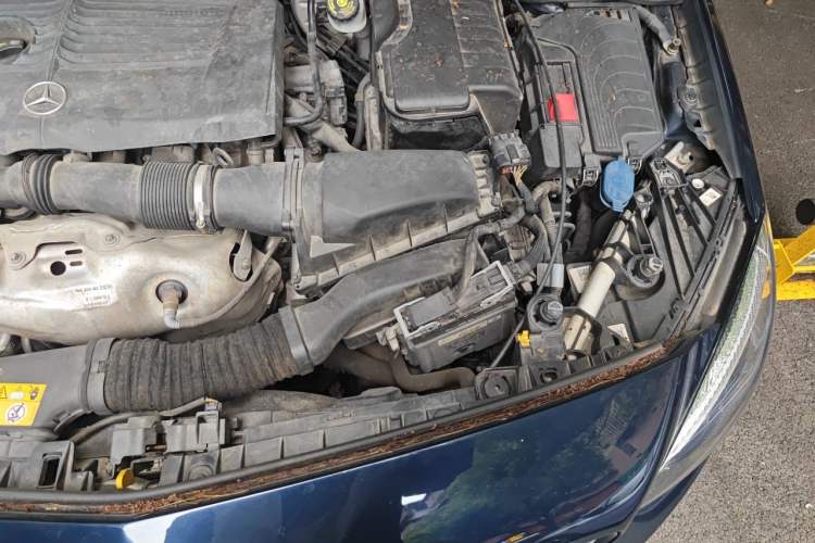 Used Mercedes-Benz B-Class 2017 B 200 Fashion Model Engine Bay Left