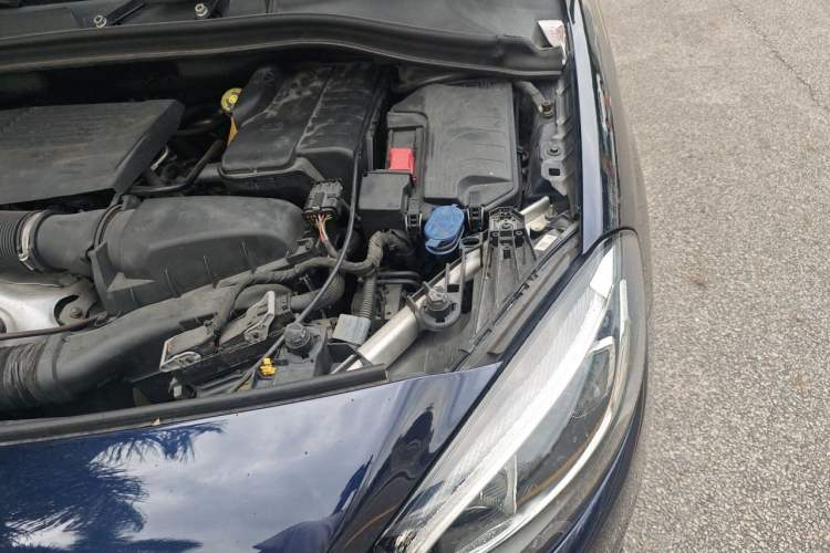 Used Mercedes-Benz B-Class 2017 B 200 Fashion Model Engine Bay Left